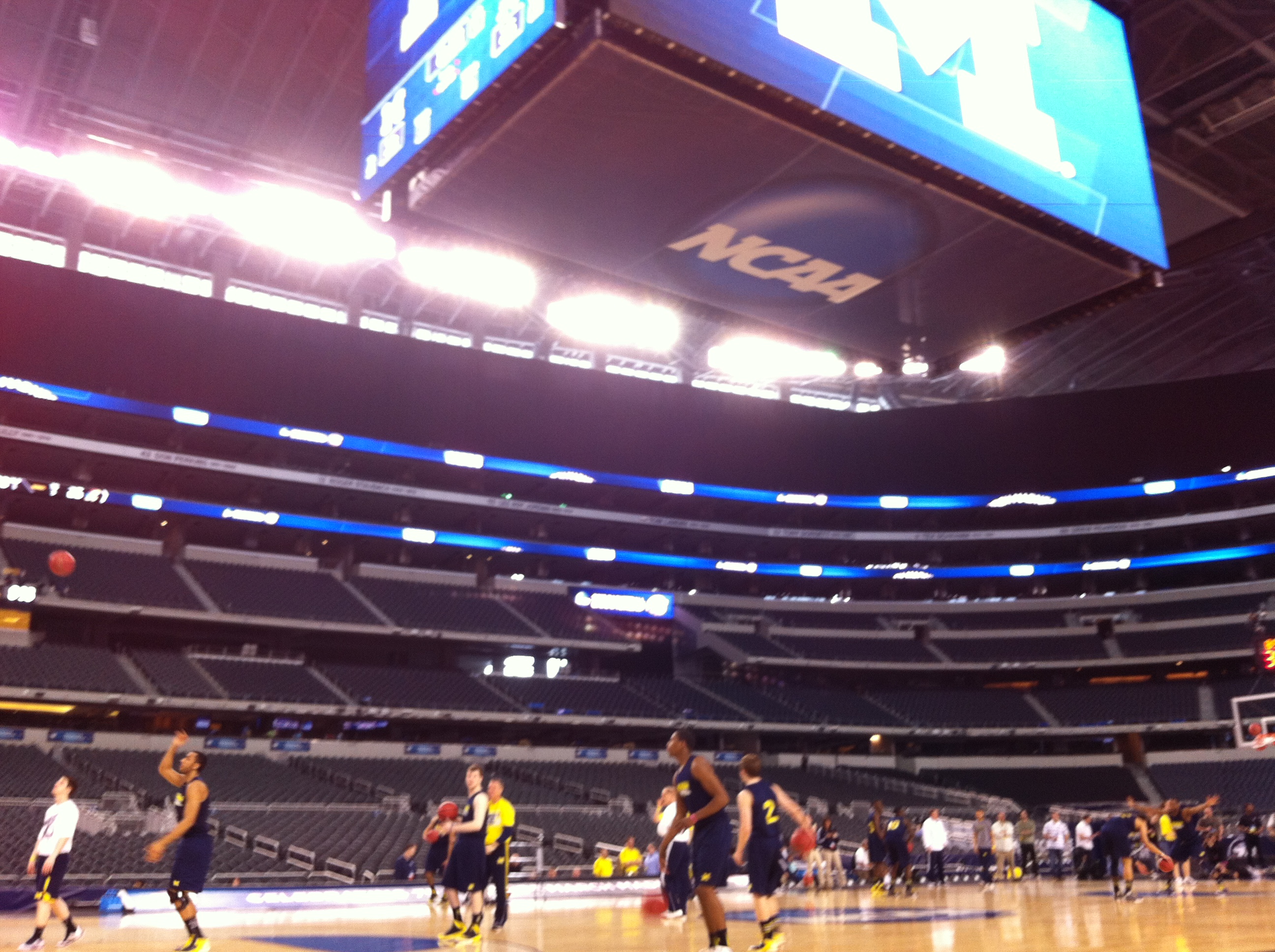 Dallas-Cowboys-Basketball-NCAA-tournament